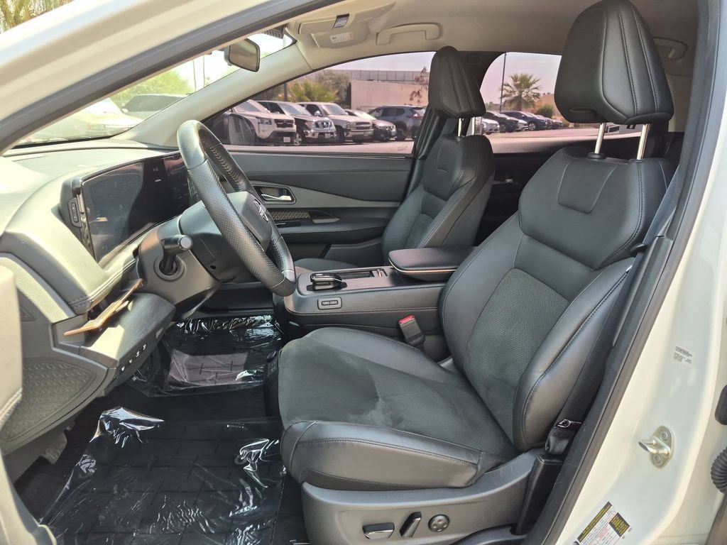 Used 2024 Nissan Ariya AWD image 13