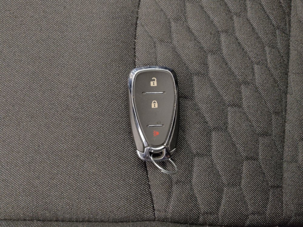 Used 2019 Chevrolet Equinox LT w/ LPO, Cargo Package FWD image 32