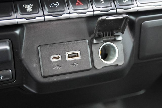 Used 2022 Chevrolet Silverado 2500 LT w/ Convenience Package image 22