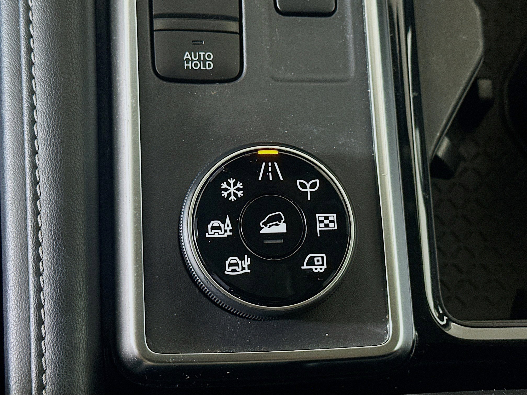 Used 2023 Nissan Pathfinder SV w/ Black Appearance Package AWD/4WD image 25