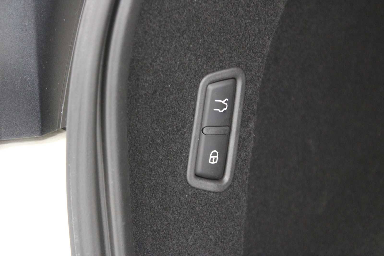 Used 2022 Maserati Levante GT image 13