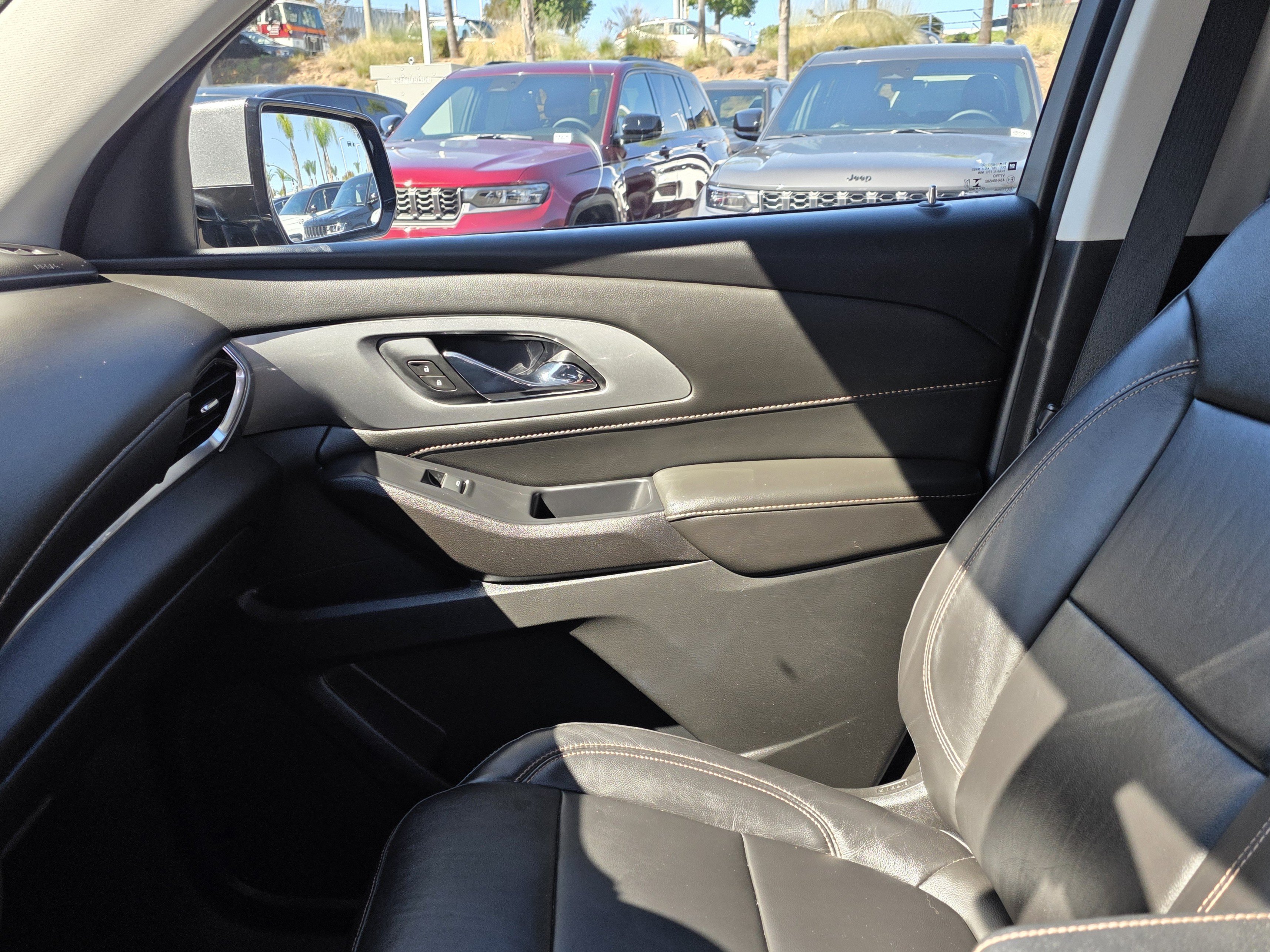 Used 2020 Chevrolet Traverse LT w/ LPO, Floor Liner Package FWD image 14
