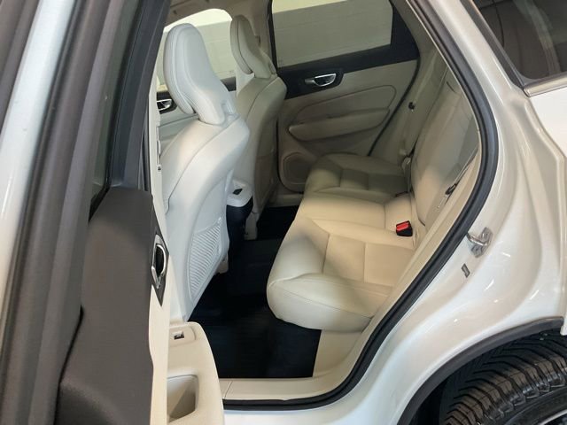 Used 2019 Volvo XC60 T5 Momentum w/ Premium Package image 19