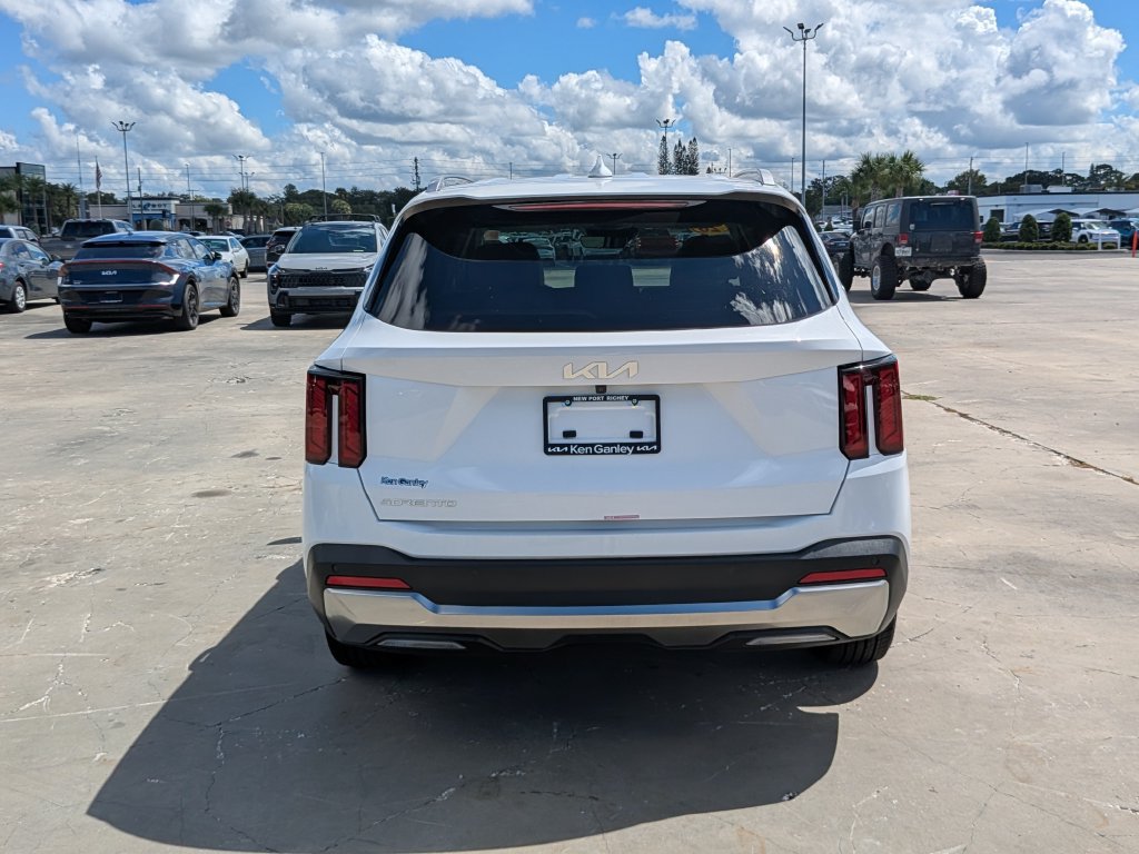 Certified 2026 Kia Sorento S FWD image 7