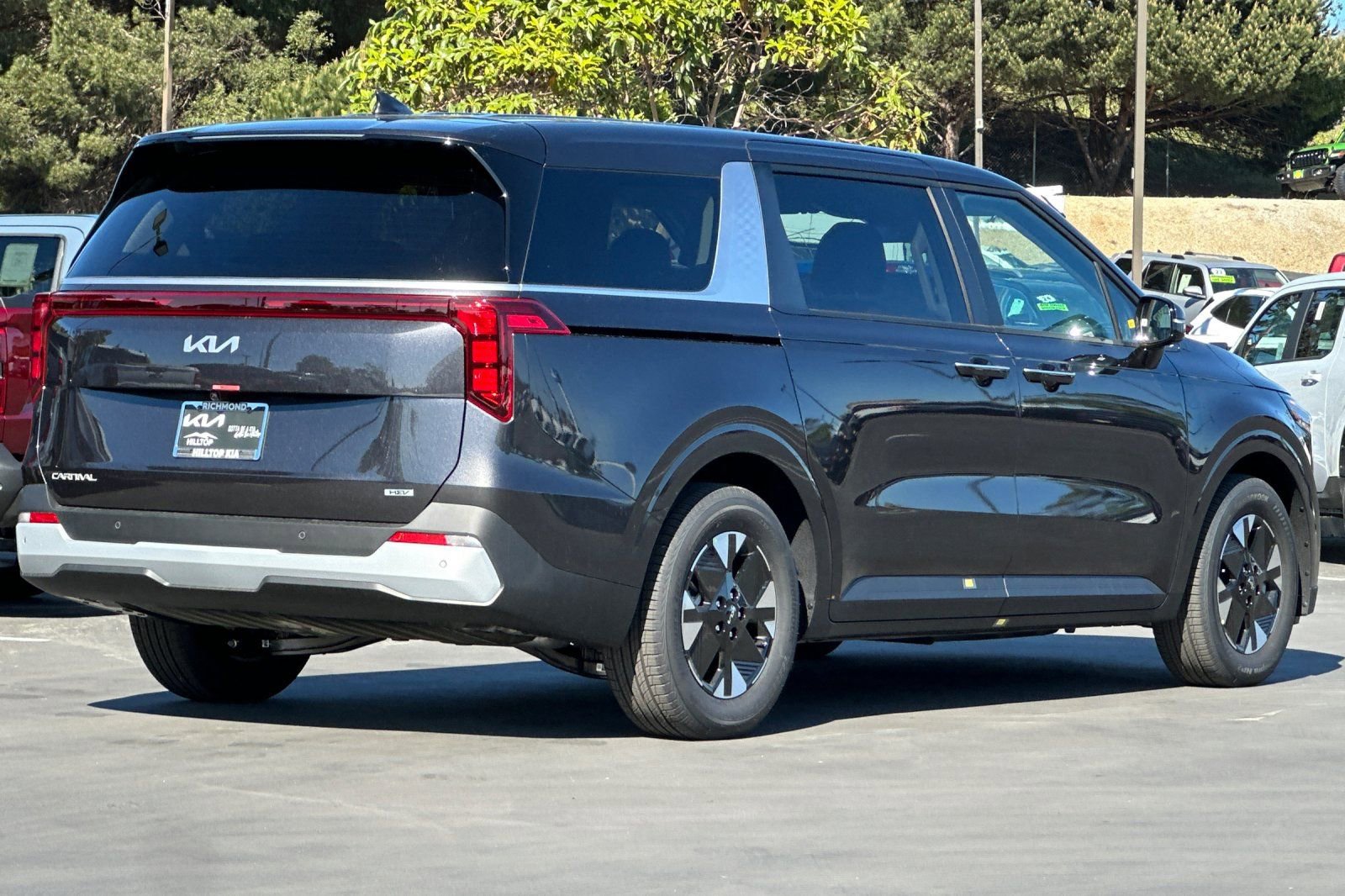 New 2026 Kia Carnival LXS image 4