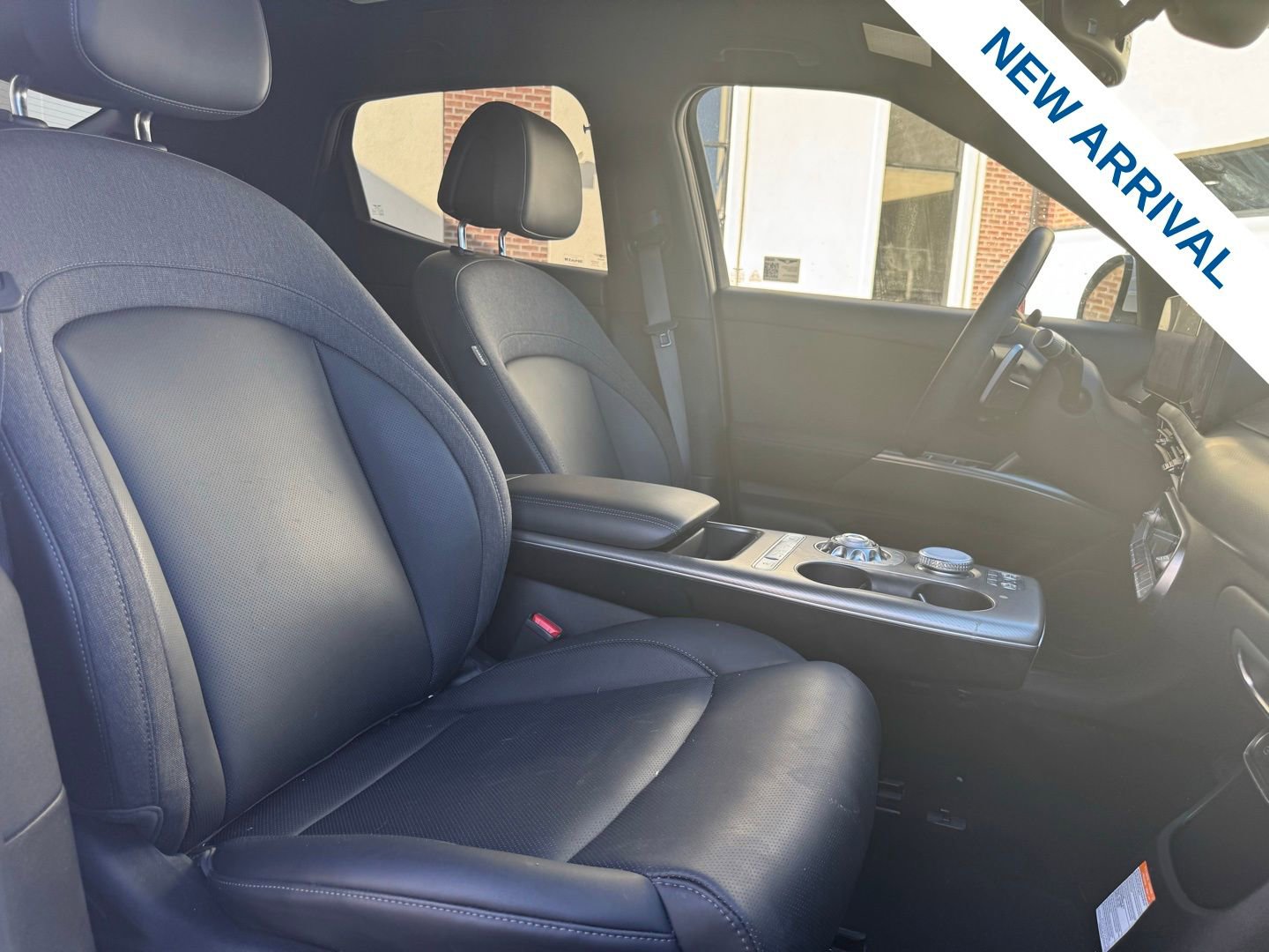 Used 2025 Genesis GV60 Advanced image 9