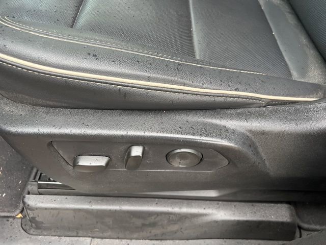 Used 2024 GMC Yukon SLT w/ SLT Luxury Package image 9