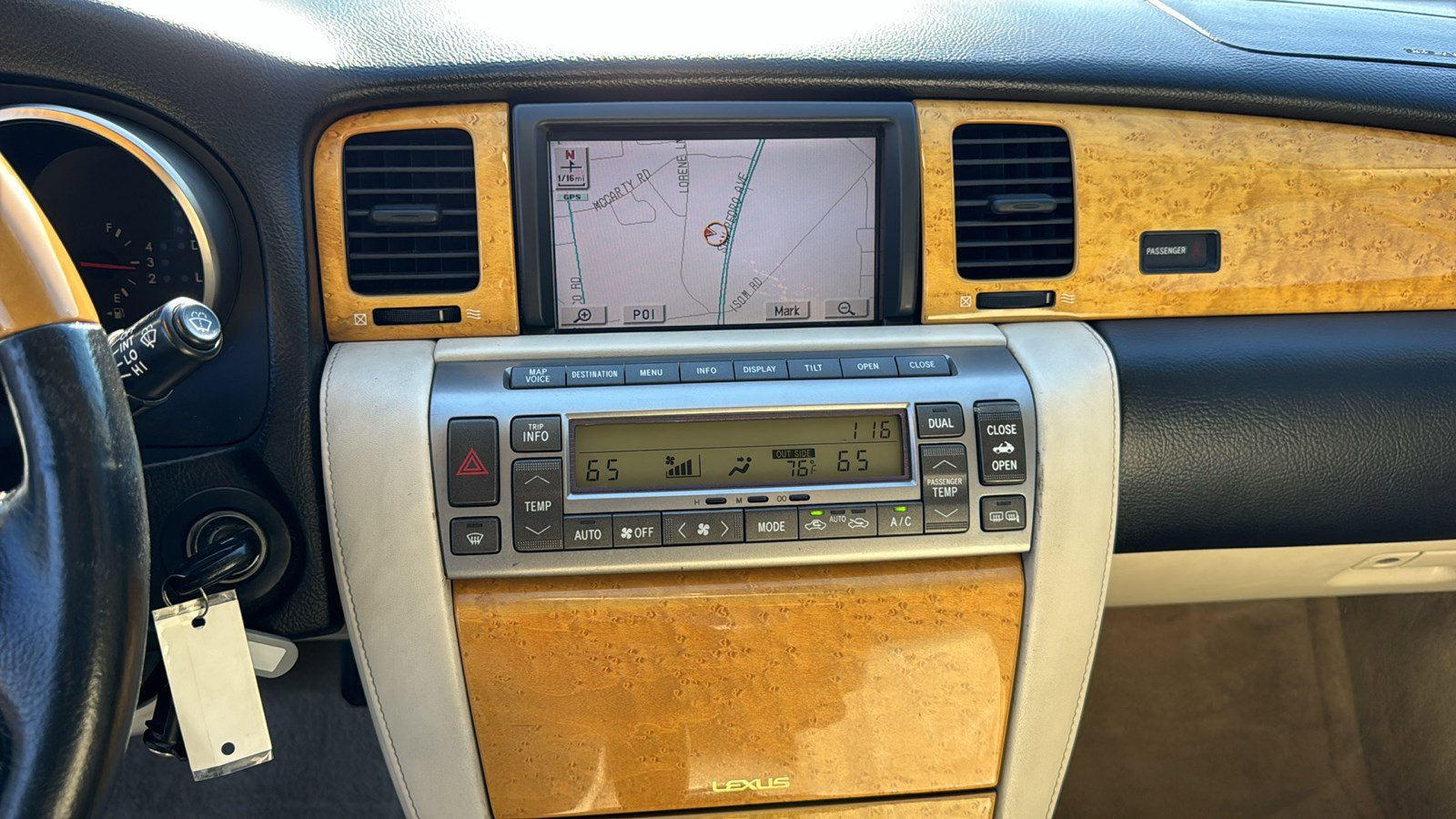Used 2004 Lexus SC 430 Convertible RWD image 27