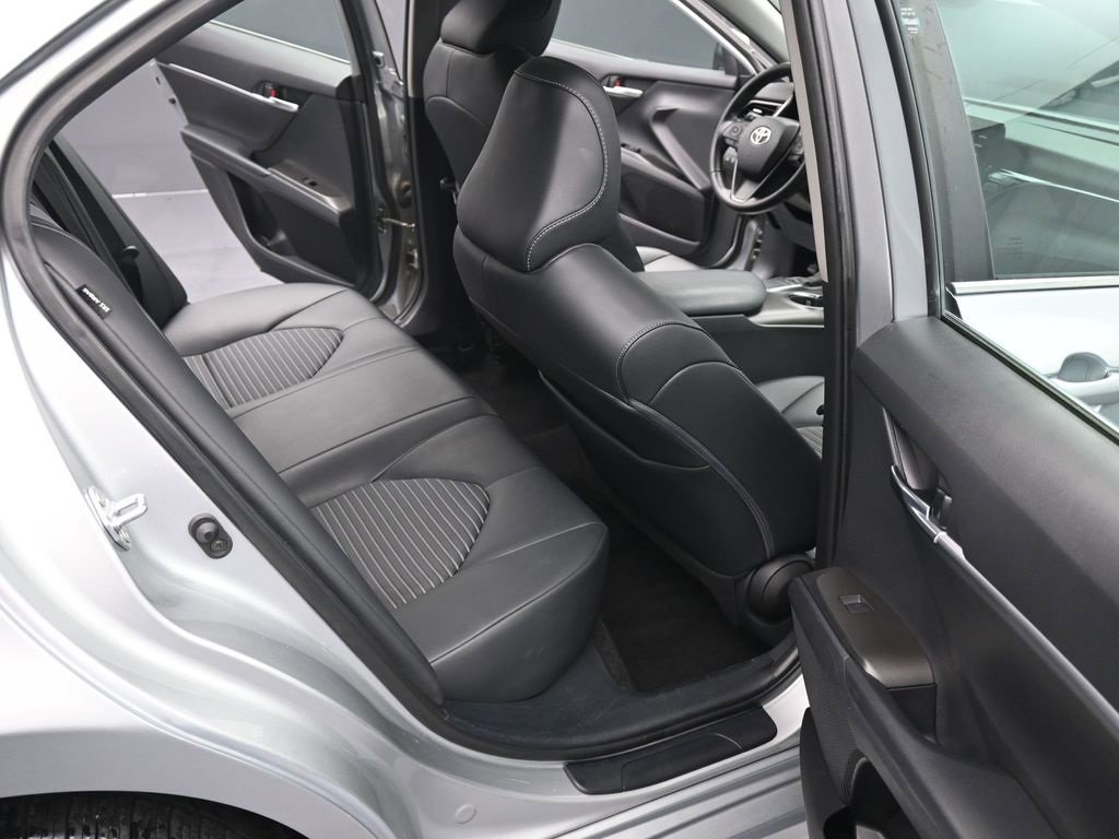 Used 2022 Toyota Camry SE image 17