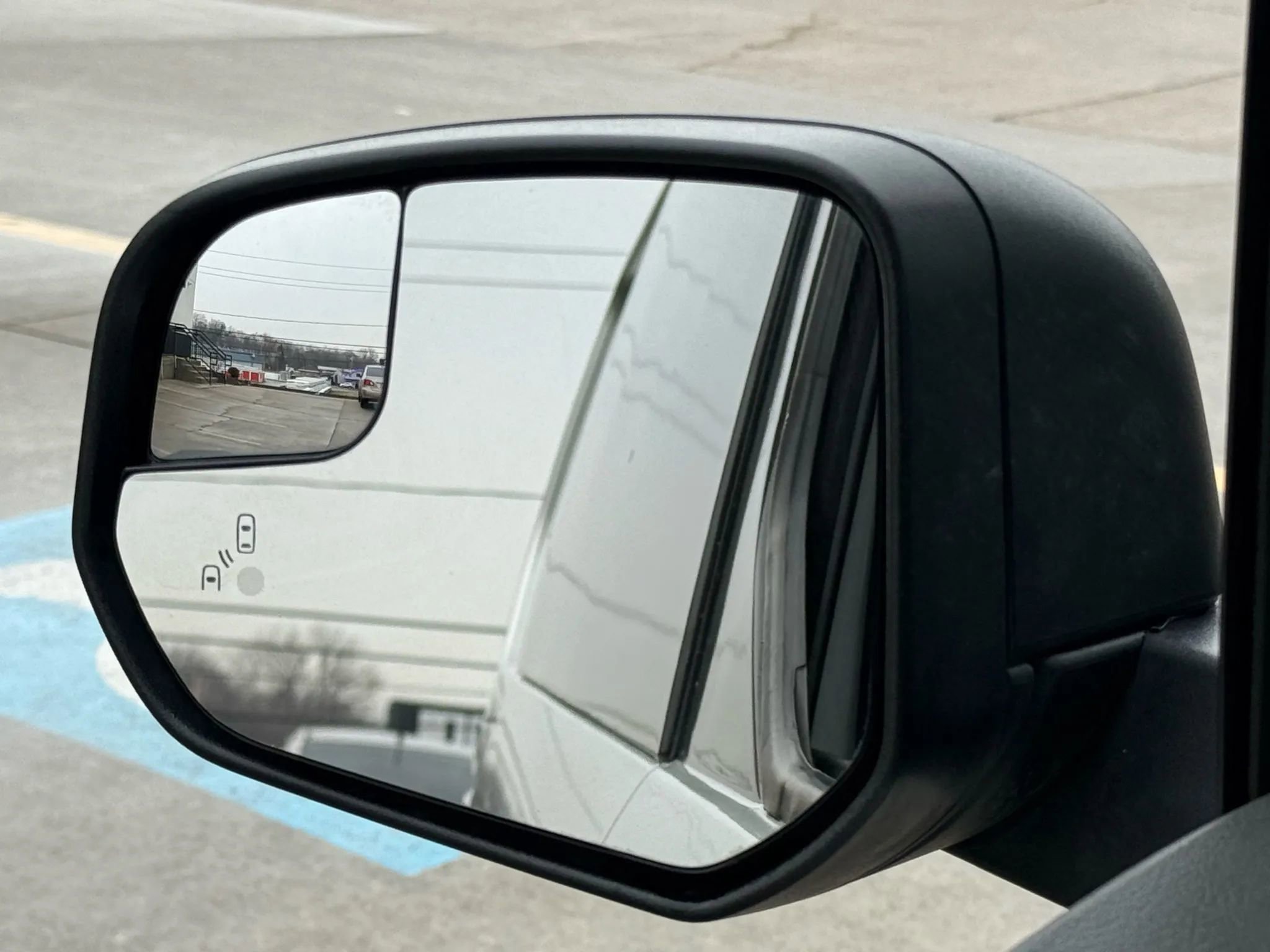 Used 2022 Ford Transit Connect XLT image 39