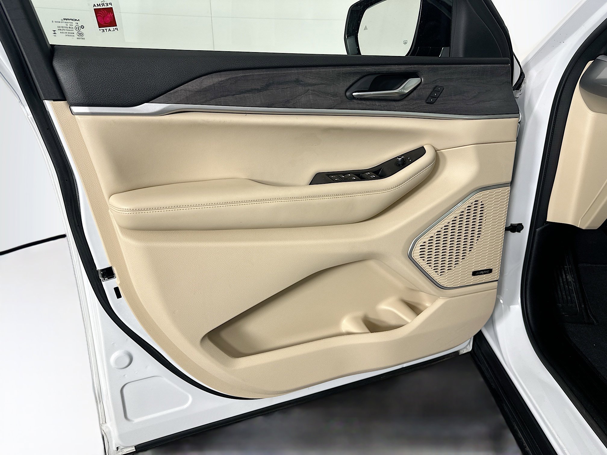 Used 2023 Jeep Grand Cherokee 4WD 4xe w/ Luxury Tech Group II image 27