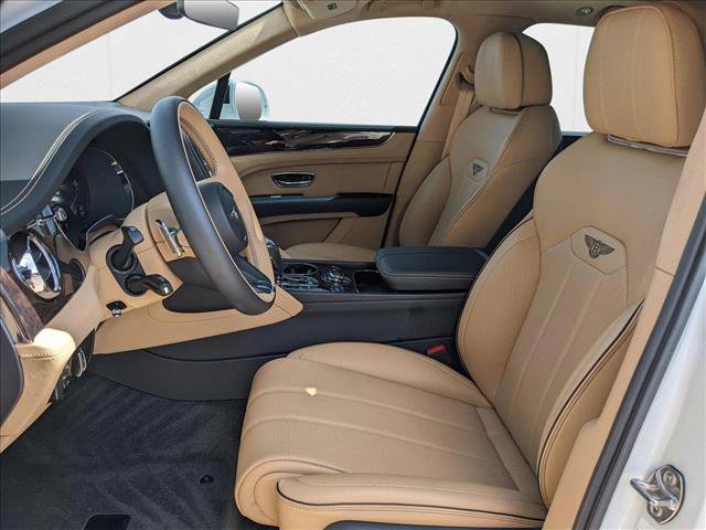 Used 2023 Bentley Bentayga image 17