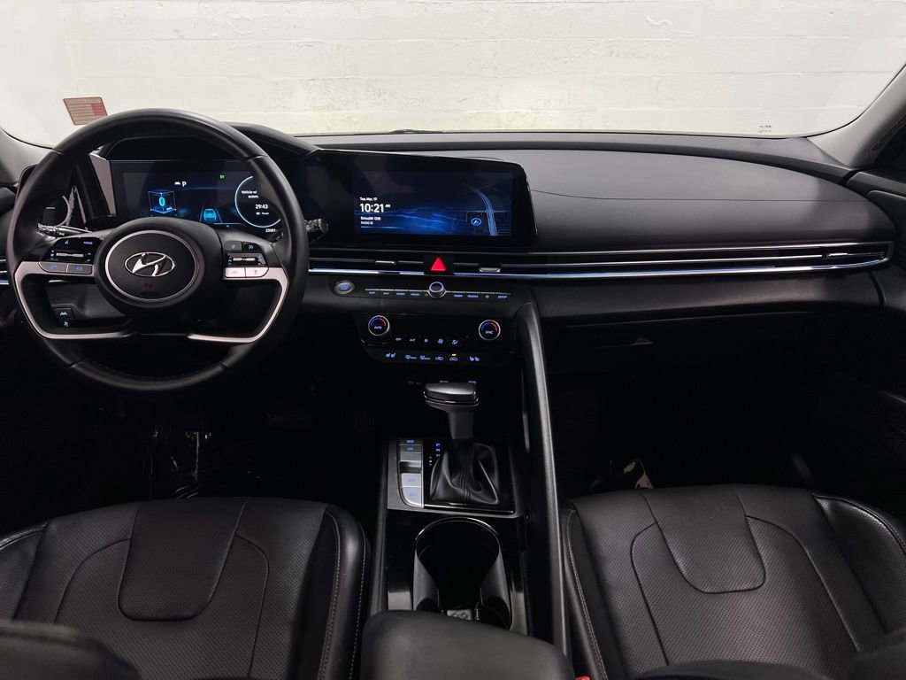 Used 2023 Hyundai Elantra Limited image 14