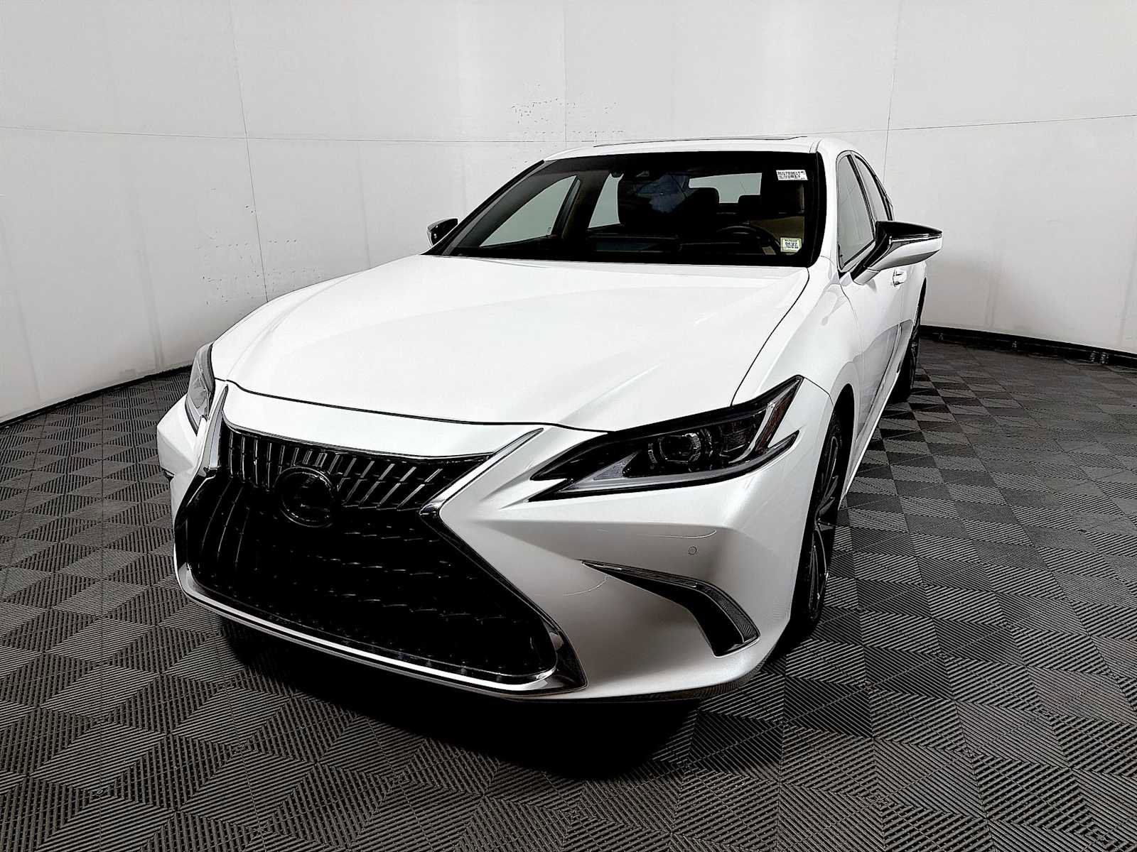 Used 2024 Lexus ES 350 w/ Premium Package image 3