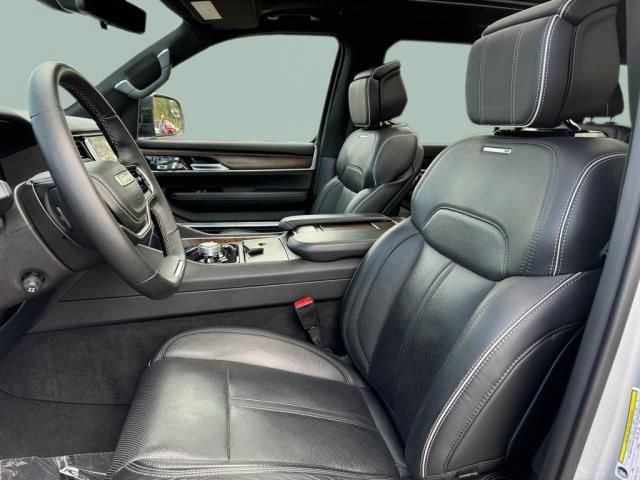 Used 2023 Jeep Grand Wagoneer L Series II AWD/4WD image 5