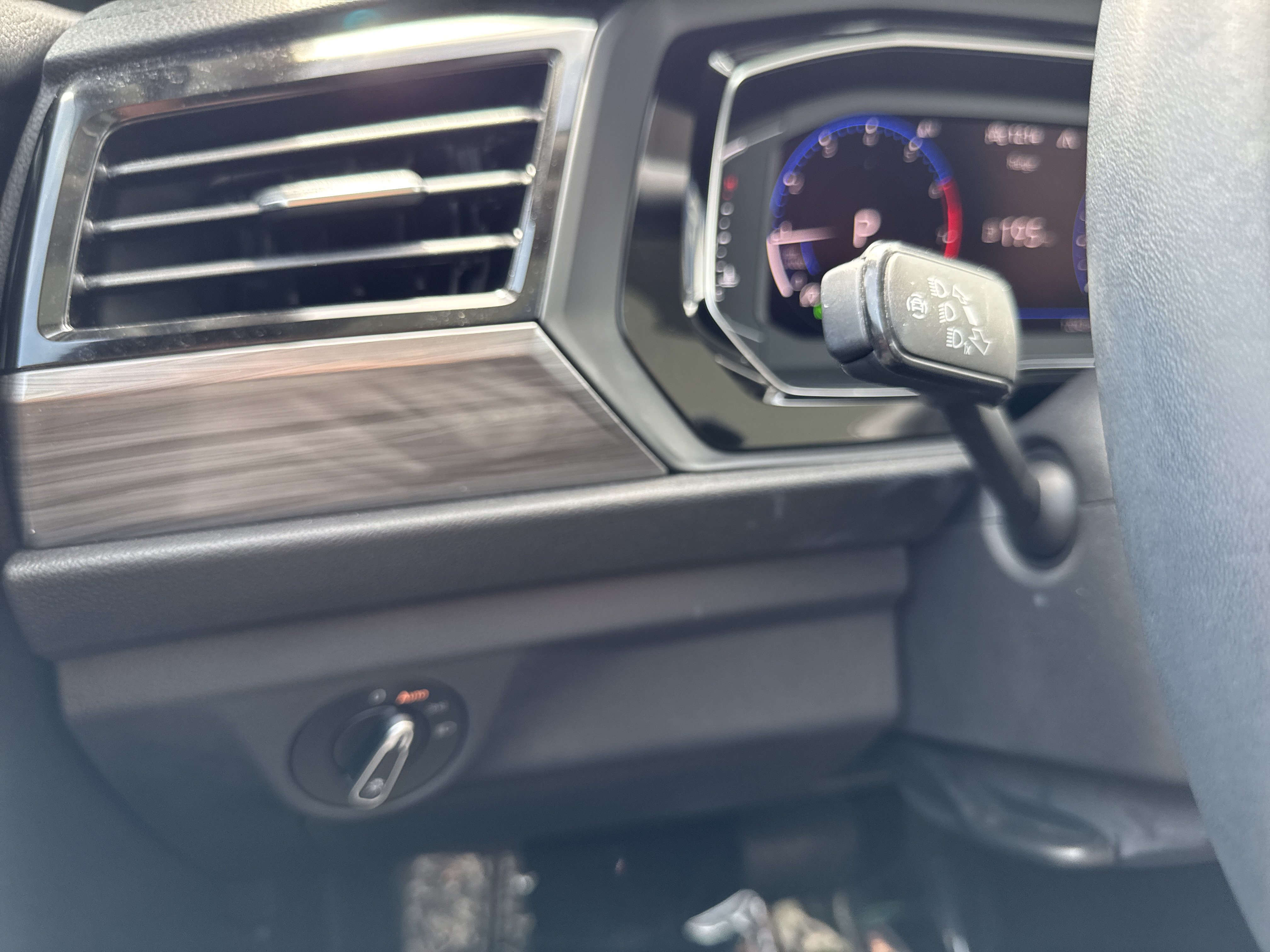 Used 2023 Volkswagen Jetta SEL FWD image 30