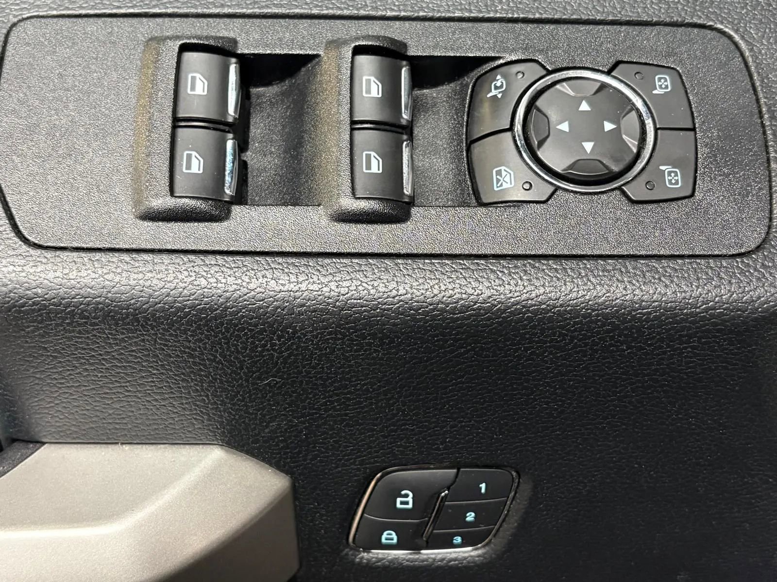 Used 2018 Ford F150 Lariat w/ Equipment Group 502A Luxury AWD/4WD image 35