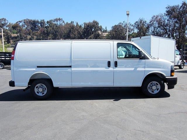 New 2026 Chevrolet Express 2500 Extended w/ Communications Package RWD image 9