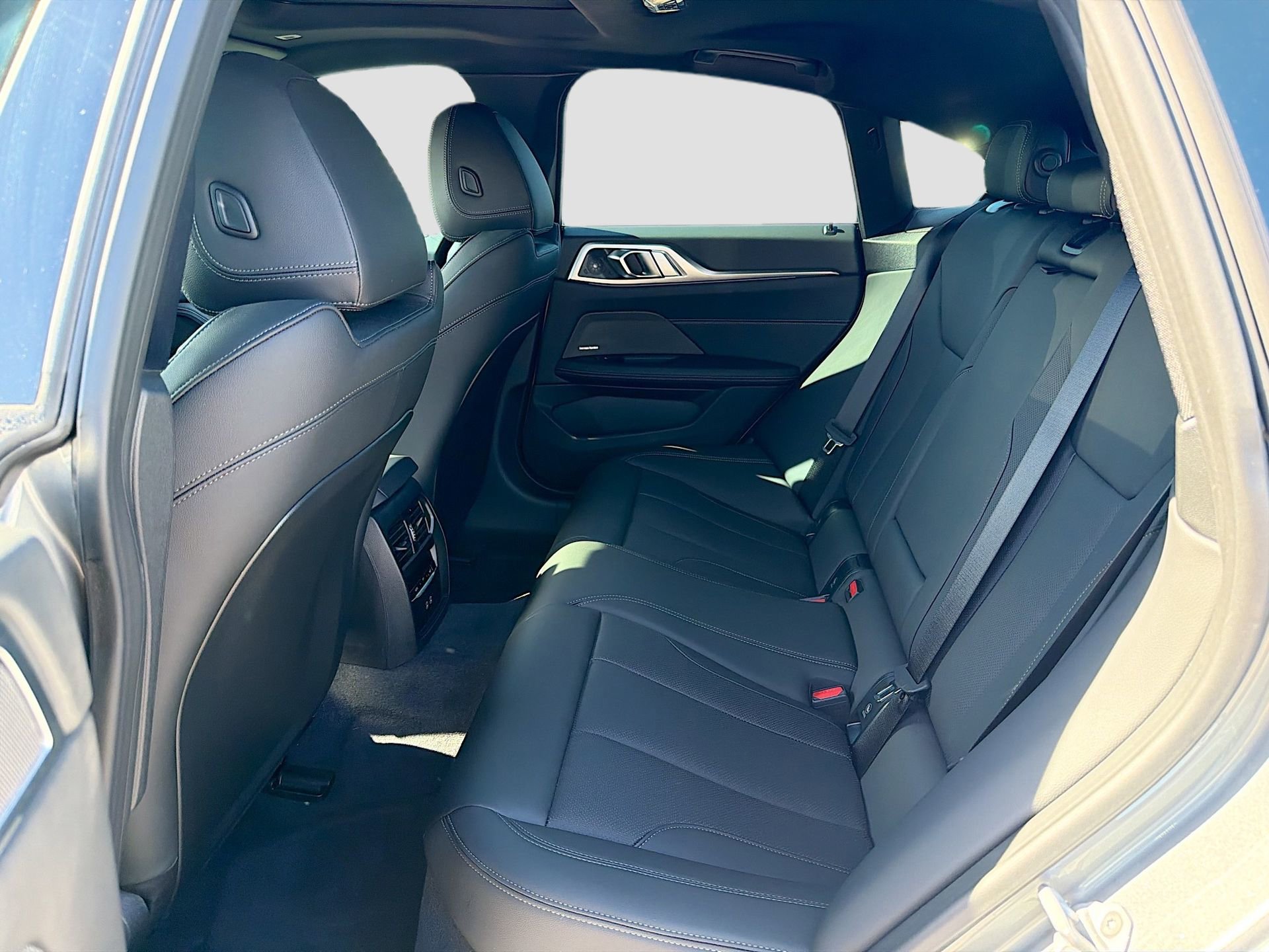 Used 2025 BMW i4 eDrive40 w/ Premium Package image 22