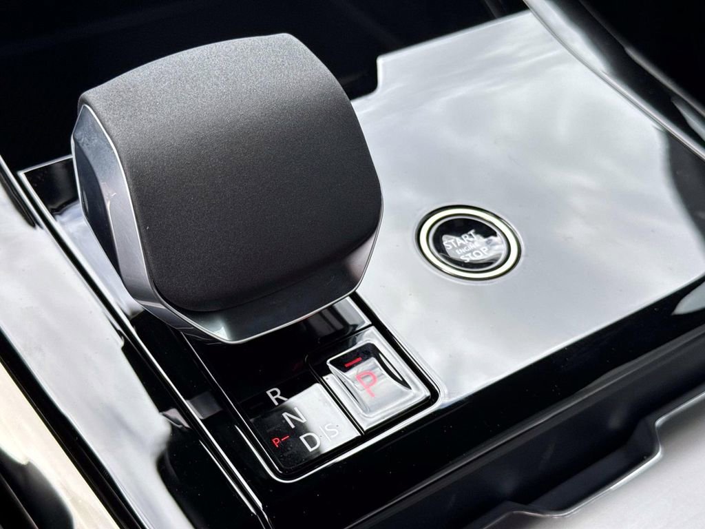 New 2026 Land Rover Range Rover Sport SE image 23