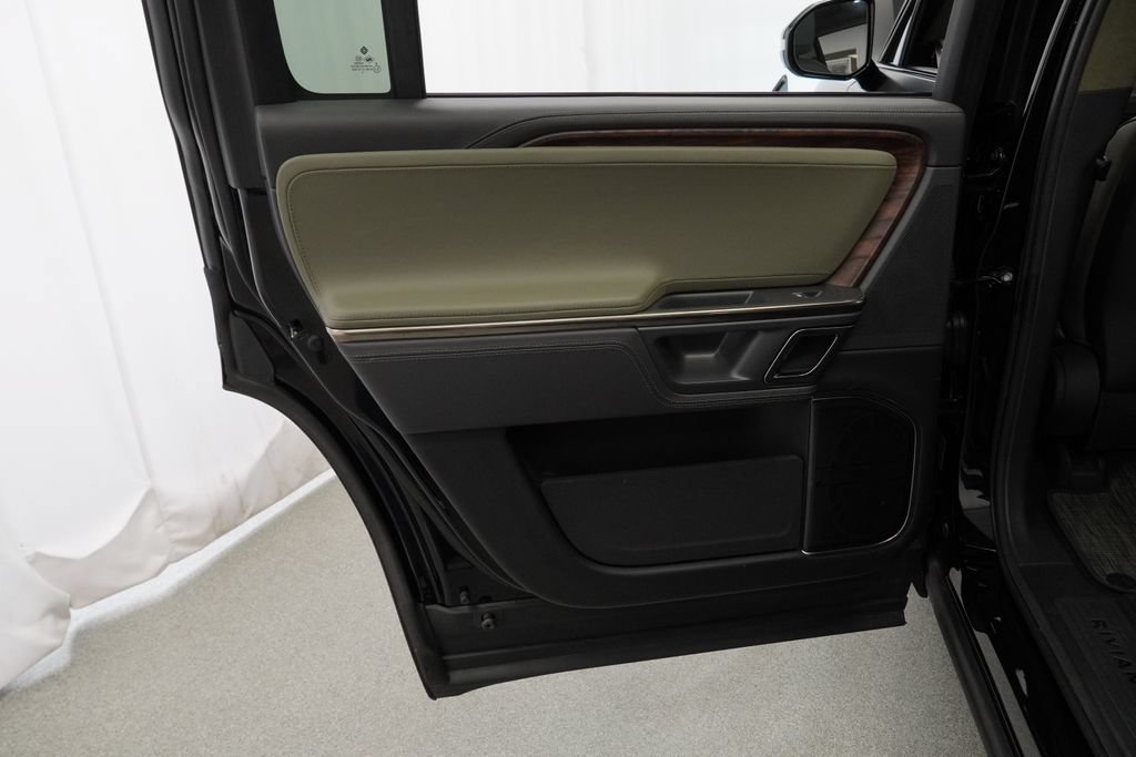 Used 2023 Rivian R1S Launch Edition AWD/4WD image 43