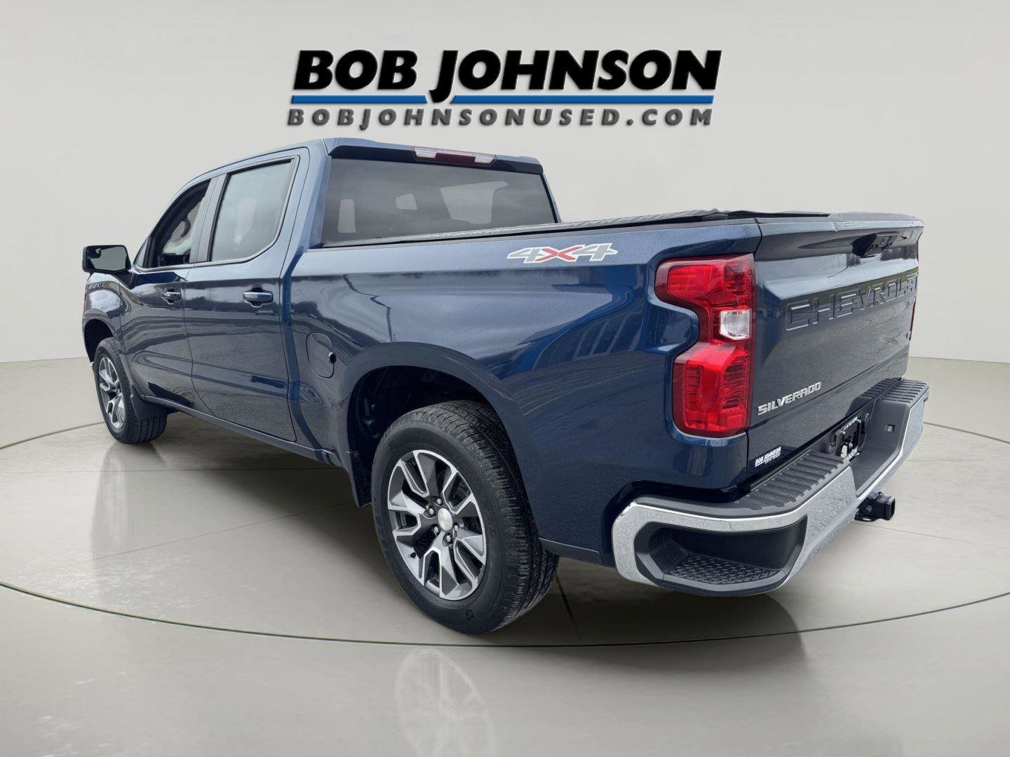 Used 2022 Chevrolet Silverado 1500 LT AWD/4WD image 5