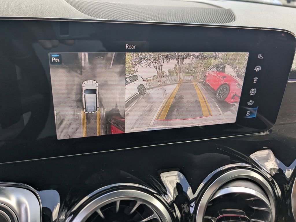 Certified 2022 Mercedes-Benz GLB 250 image 7