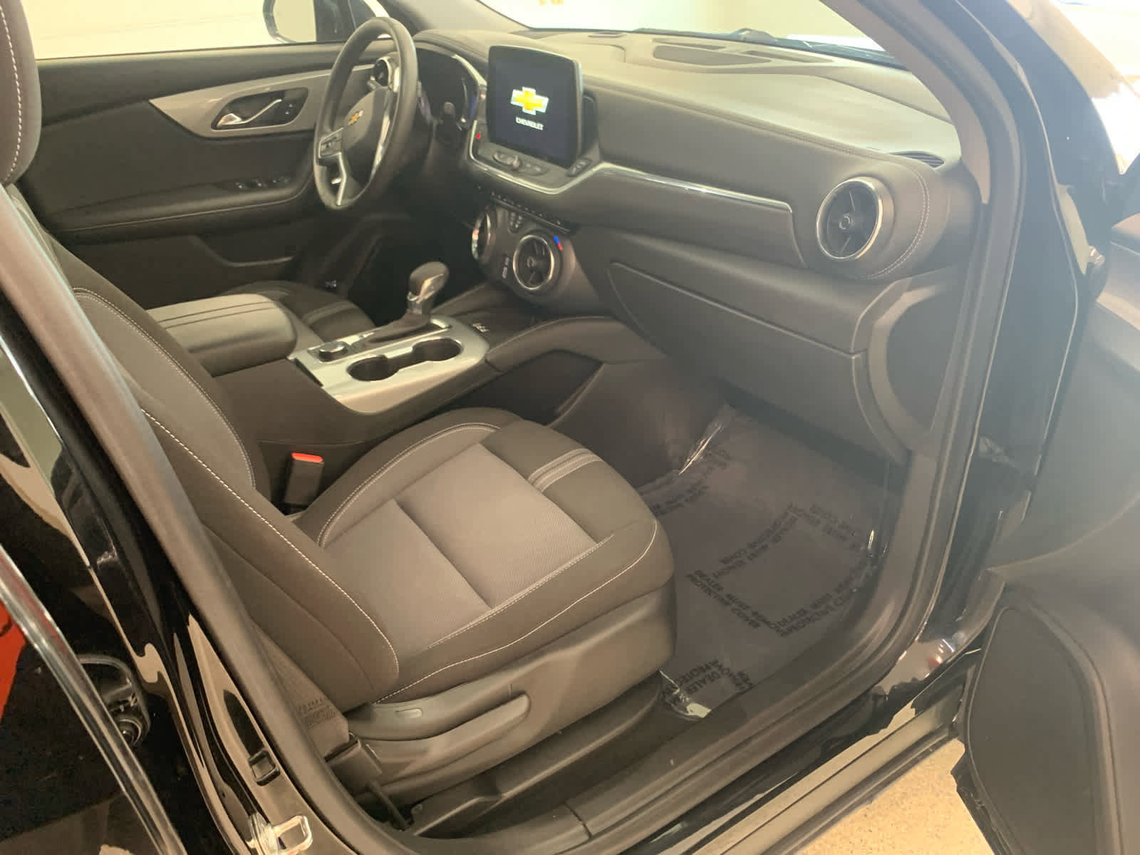 Used 2023 Chevrolet Blazer LT w/ Convenience Package image 13