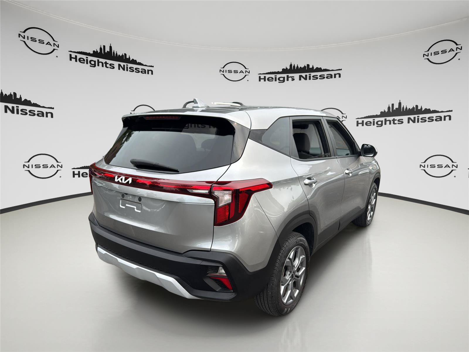 Used 2024 Kia Seltos LX AWD/4WD image 5