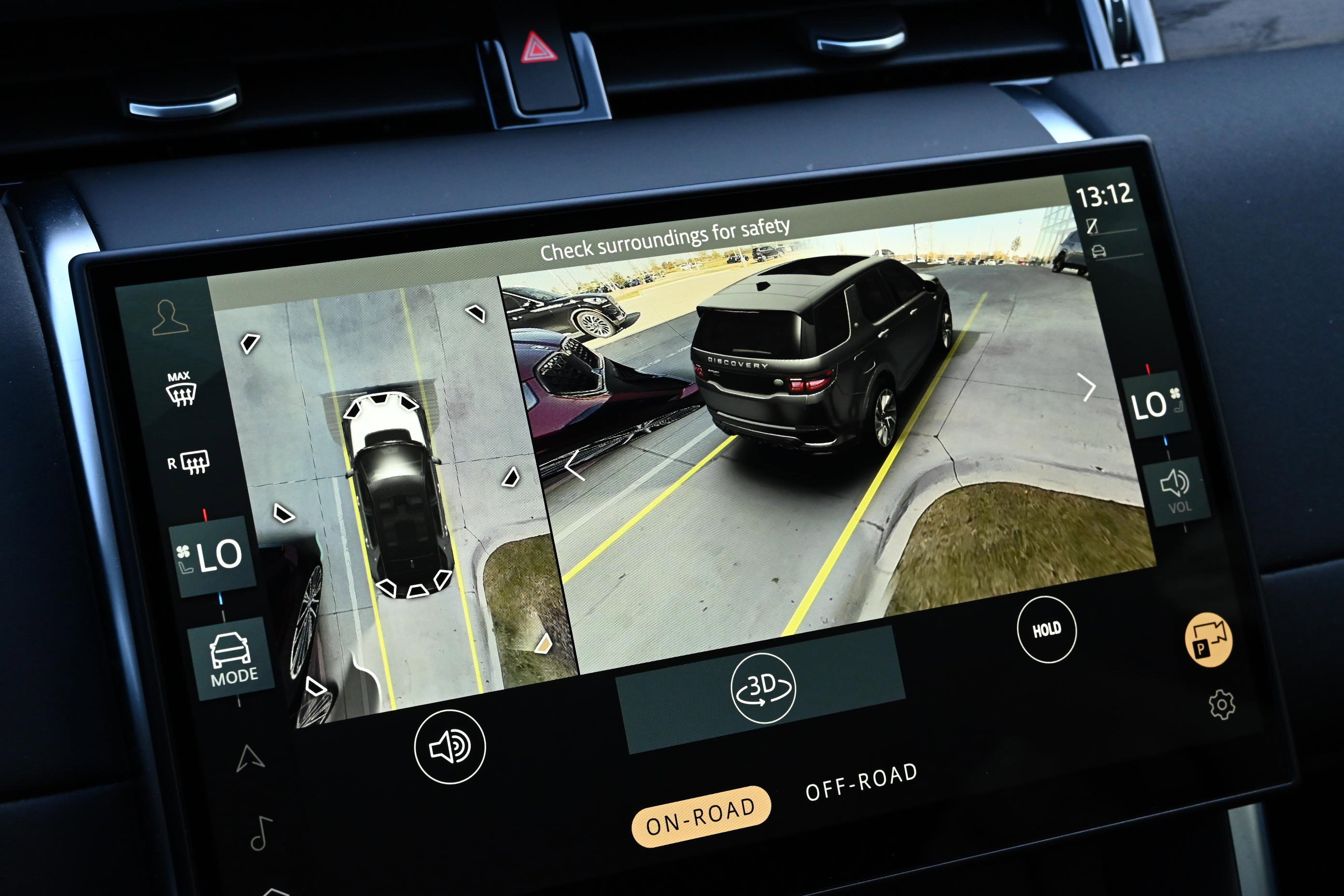 Used 2024 Land Rover Discovery Sport S image 32