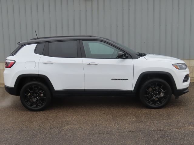 Used 2023 Jeep Compass Altitude w/ Convenience Group image 2