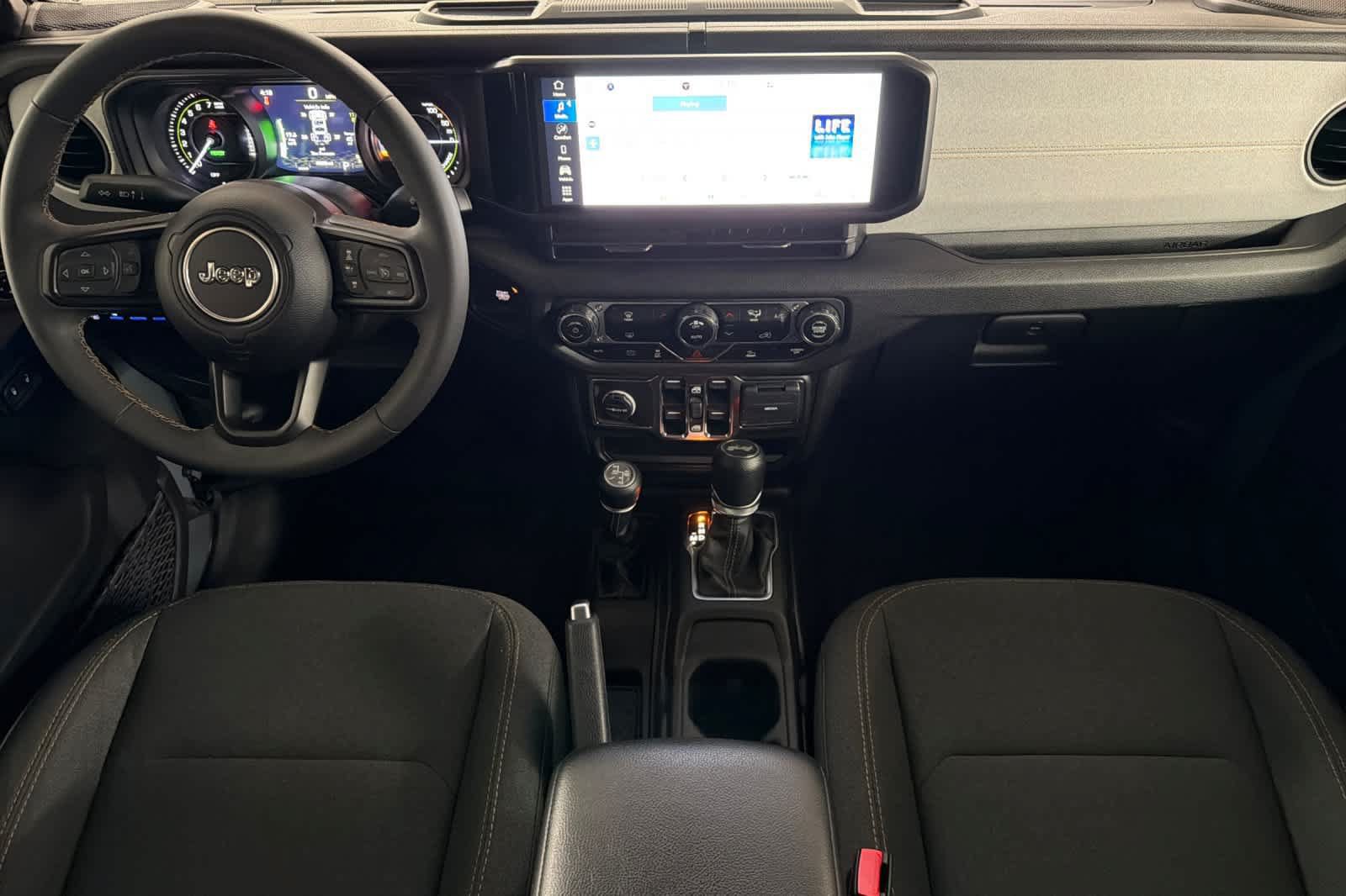 Used 2024 Jeep Wrangler Unlimited AWD/4WD image 3
