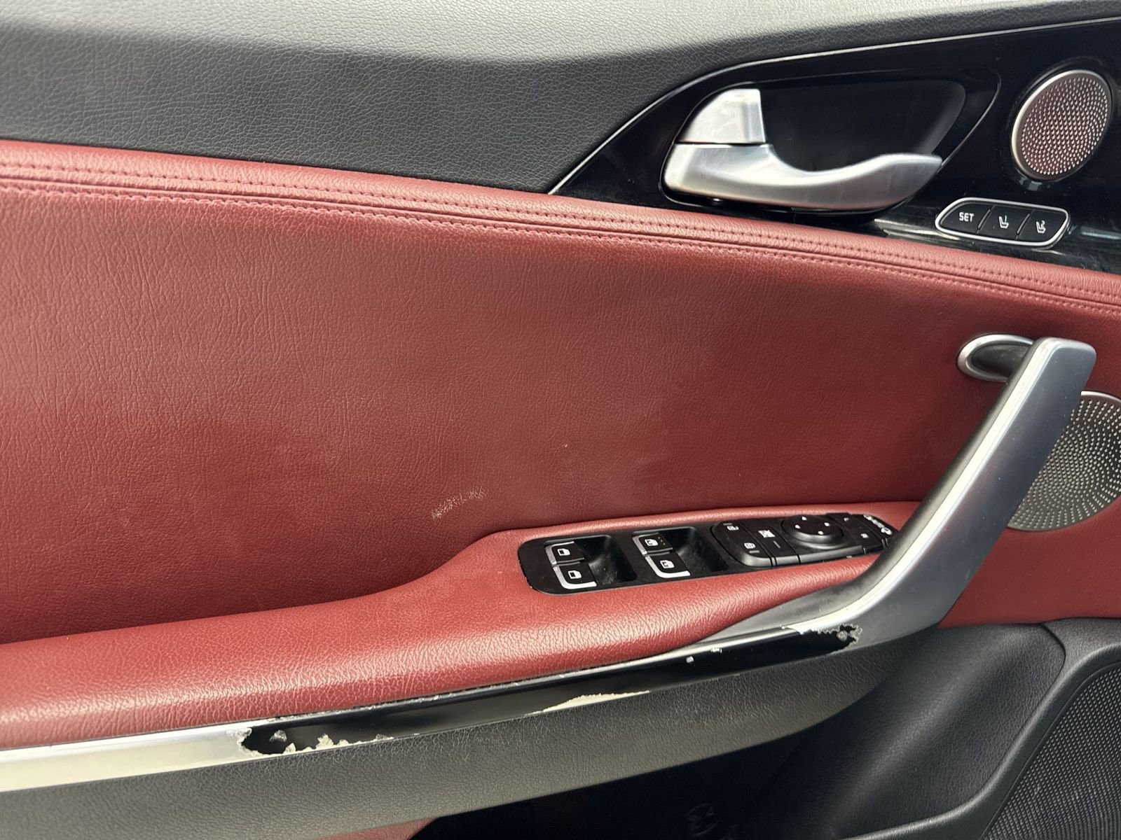 Used 2018 Kia Stinger Premium image 28