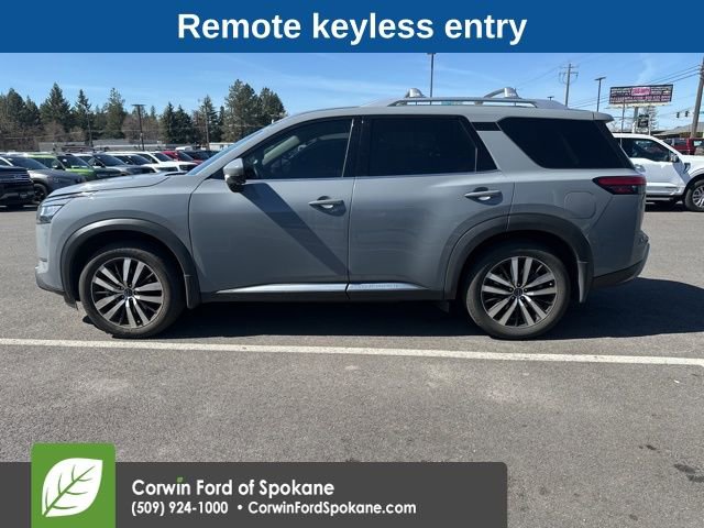 Used 2023 Nissan Pathfinder Platinum image 5