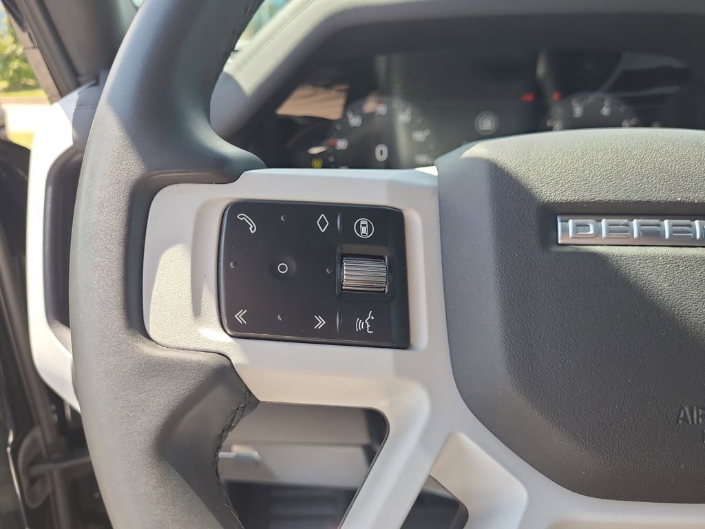 Used 2025 Land Rover Defender 110 S AWD/4WD image 22