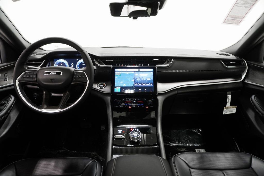 New 2025 Jeep Grand Cherokee L Limited w/ Luxury Tech Group II image 14