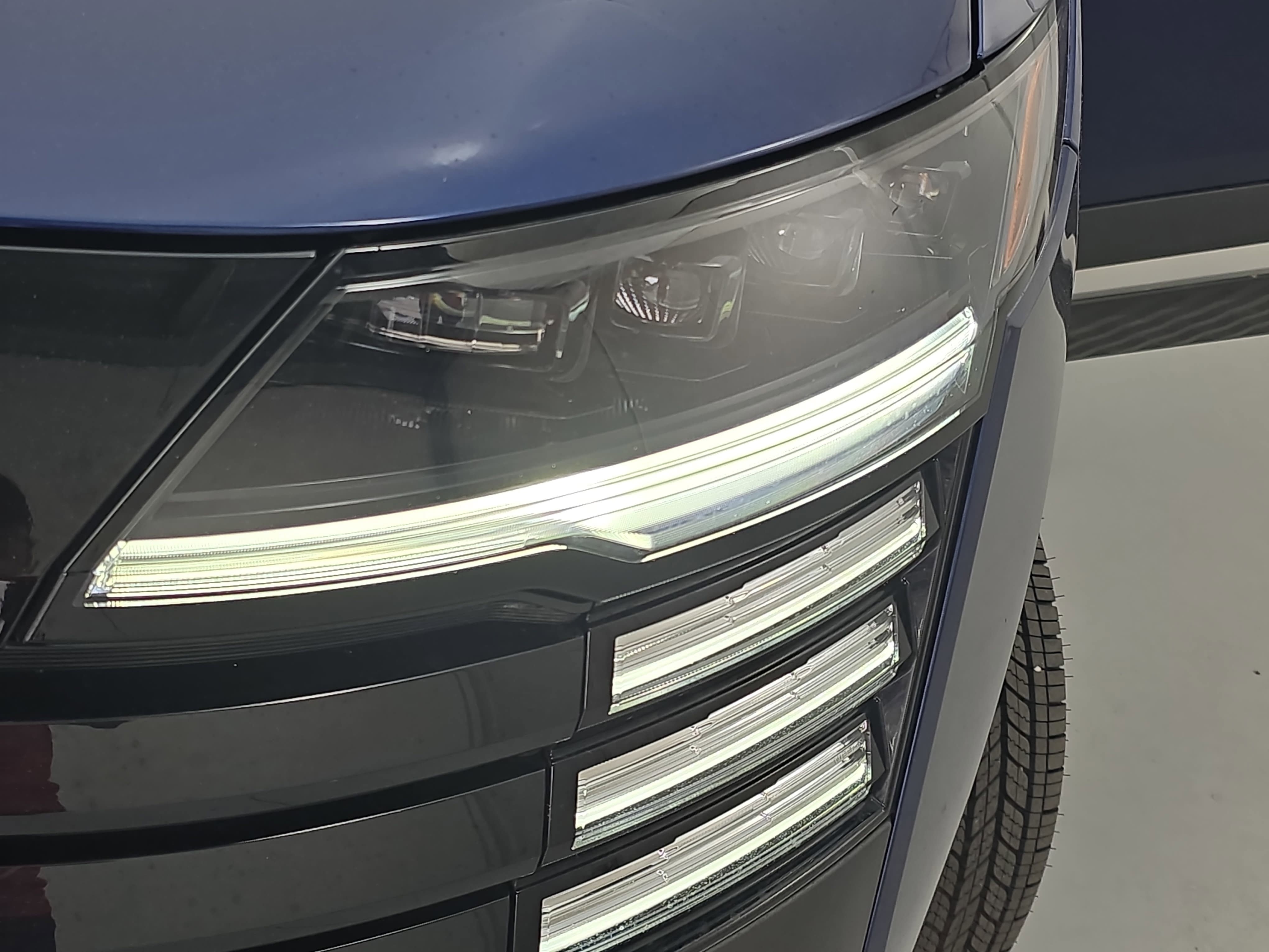 Certified 2025 Nissan Kicks SR w/ SR Premium Package FWD image 31