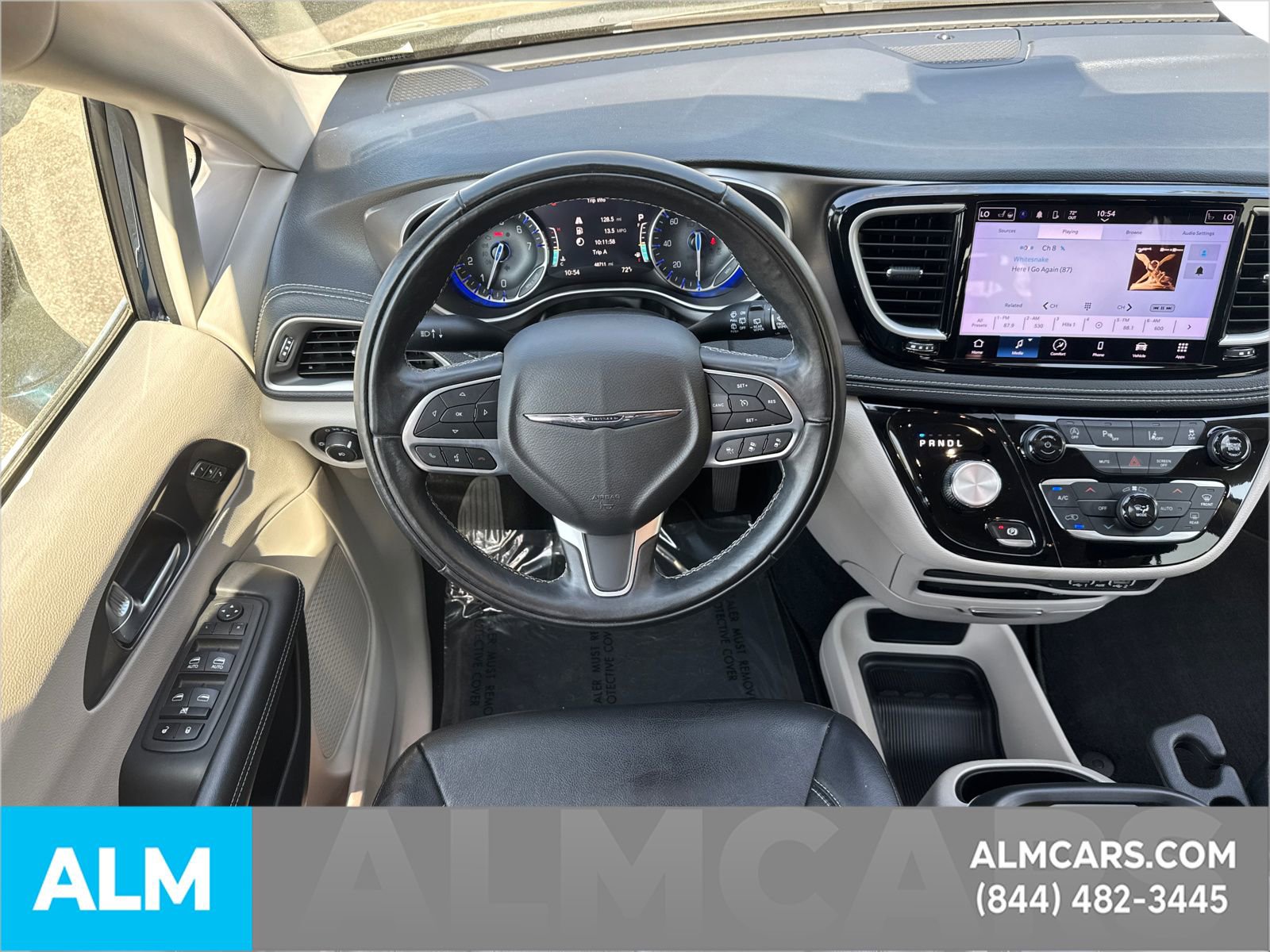 Used 2022 Chrysler Pacifica Touring-L image 27