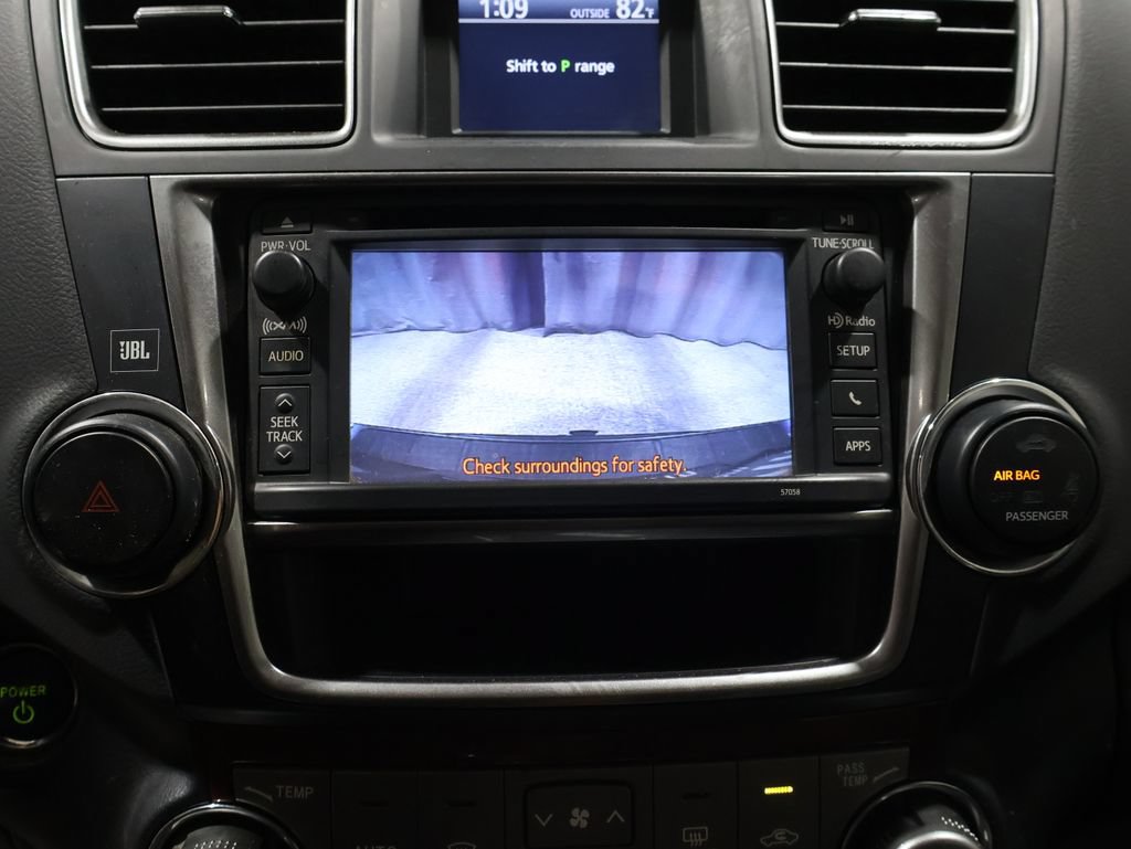 Used 2013 Toyota Highlander Limited AWD/4WD image 28