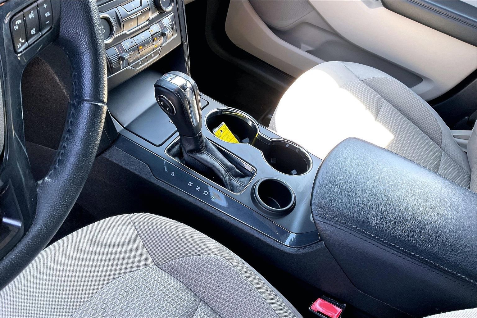 Used 2018 Ford Explorer XLT w/ Equipment Group 201A FWD image 18