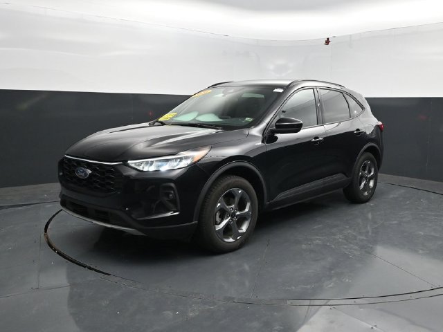Used 2025 Ford Escape ST-Line Select AWD/4WD image 3