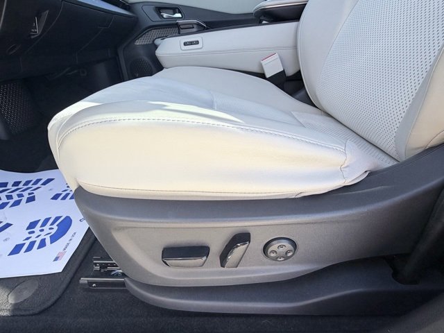 Used 2023 Nissan Ariya FWD image 24