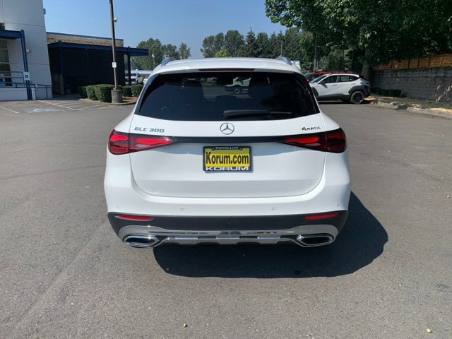 Used 2023 Mercedes-Benz GLC 300 4MATIC image 4