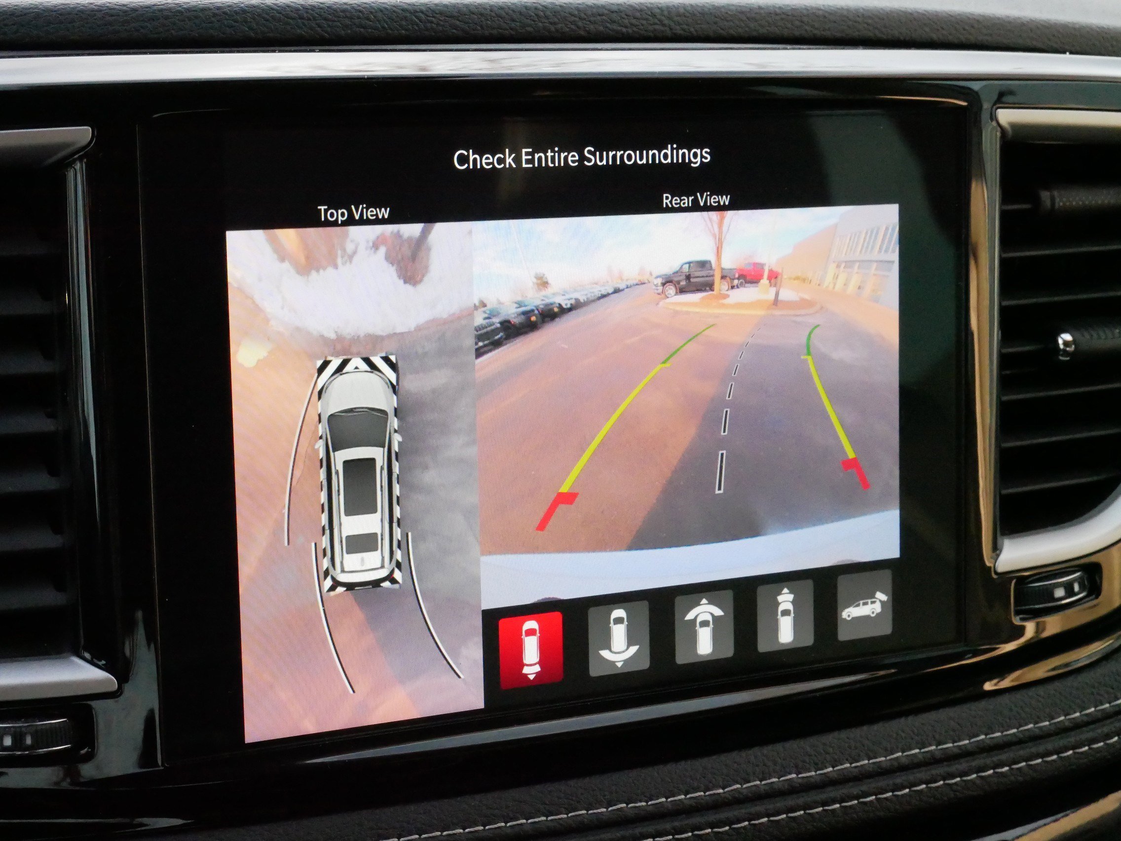 Used 2024 Chrysler Pacifica Touring-L w/ Road Tripper Package image 28