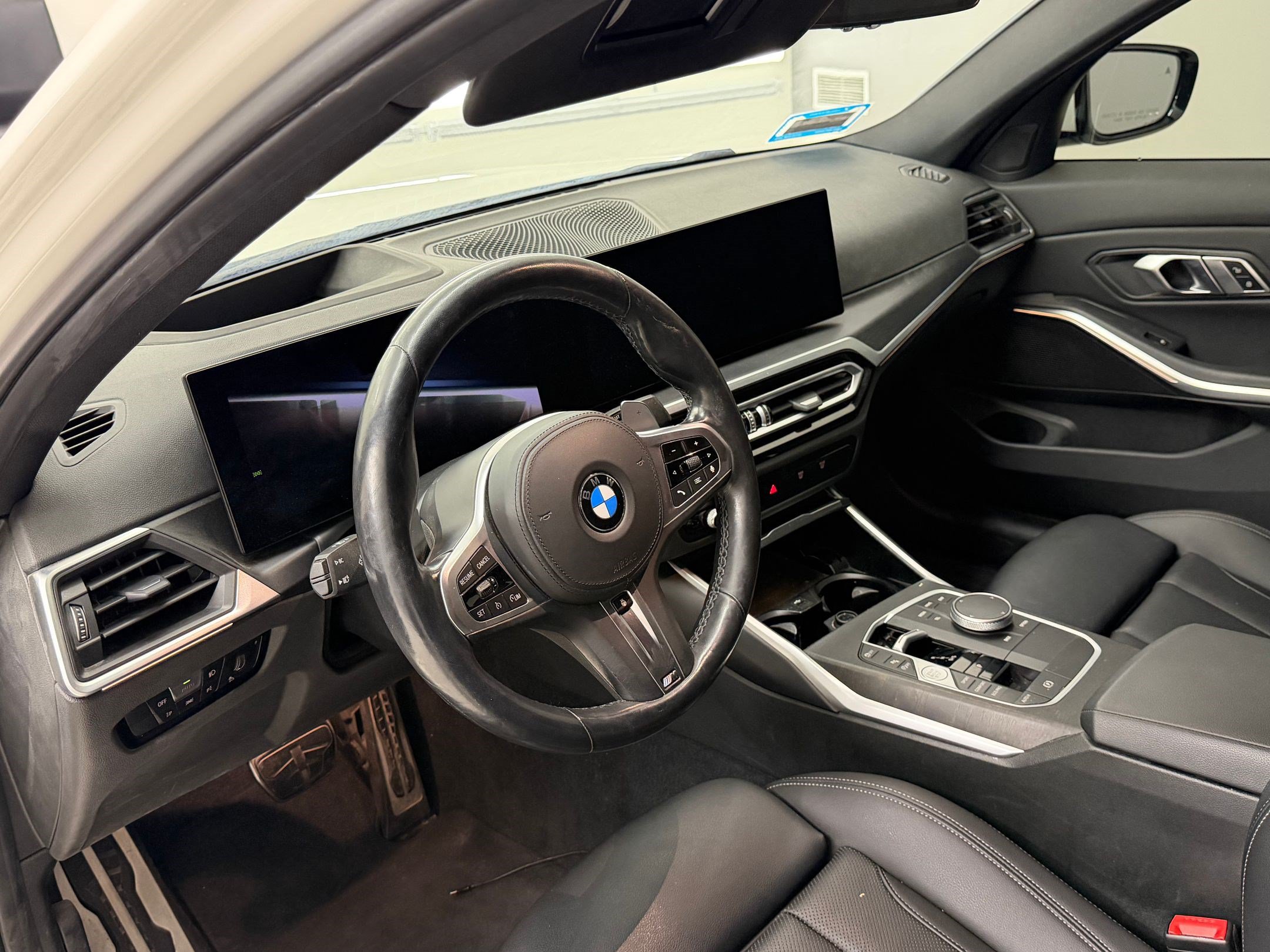 Certified 2023 BMW 330i Sedan w/ M Sport Package RWD image 4
