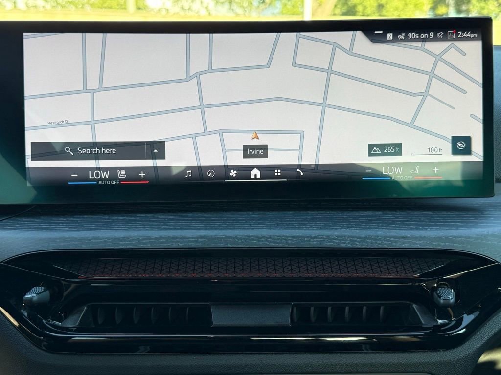 Used 2025 BMW 330i Sedan w/ Convenience Package image 27