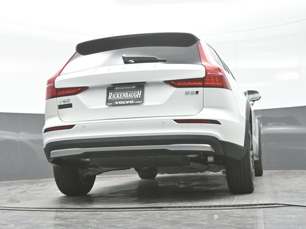 New 2026 Volvo V60 B5 Cross Country Ultra w/ Climate Package AWD/4WD image 28