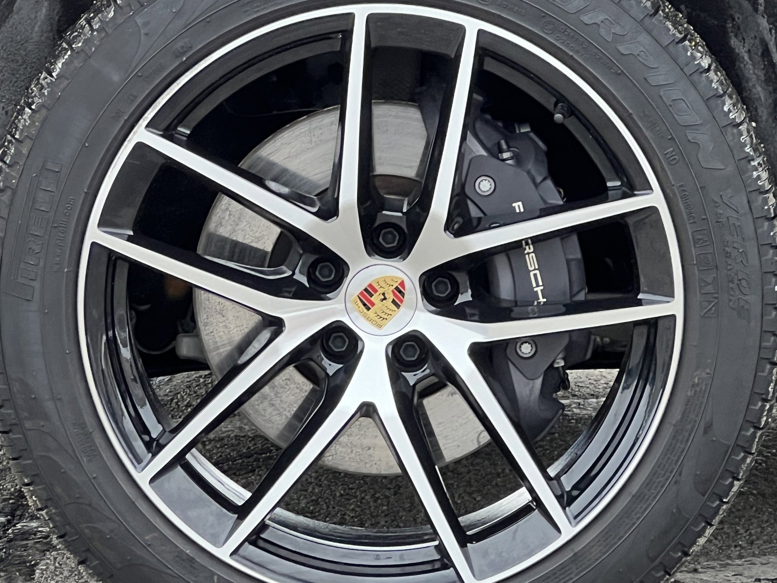 Certified 2025 Porsche Macan image 13