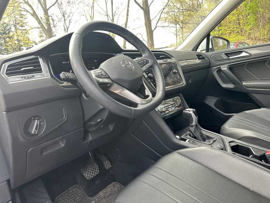 Used 2022 Volkswagen Tiguan SE AWD/4WD image 6