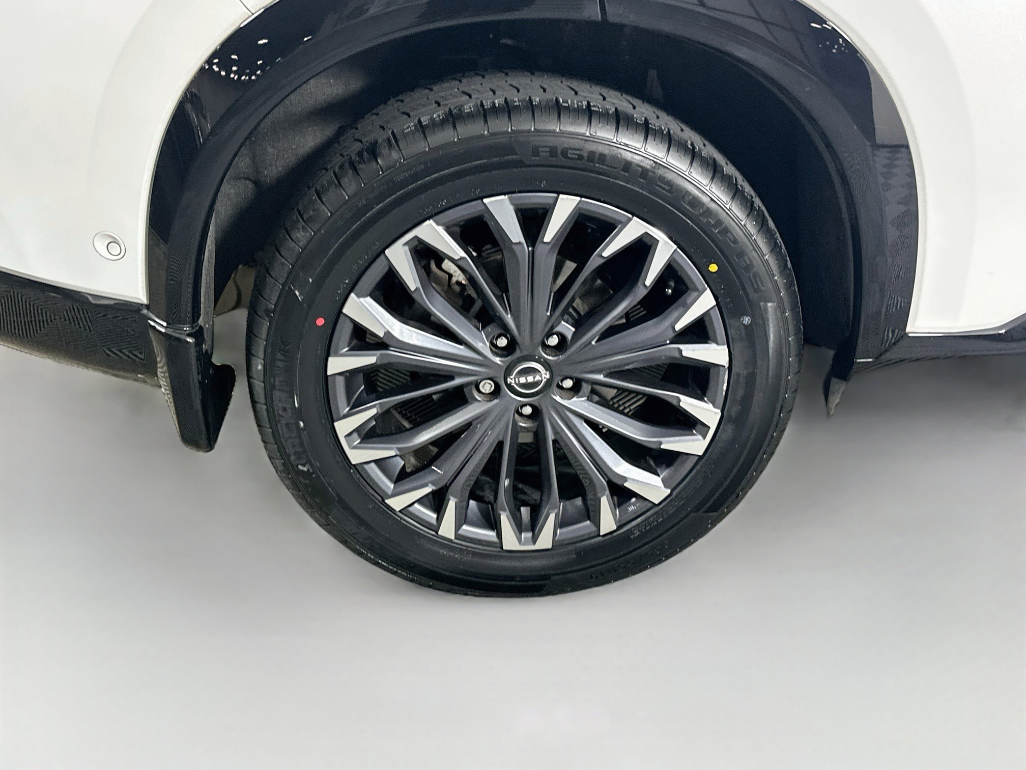 Used 2024 Nissan Rogue Platinum w/ Platinum Premium Package FWD image 11
